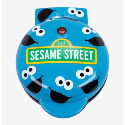 Uncanny Brands Sesame Street Cookie Monster Mini Waffle Maker